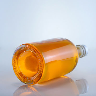 Logotipo personalizado y tapa botella de licor de vidrio de 750 ml para ron ginebra vodka tapa de corcho personalizada