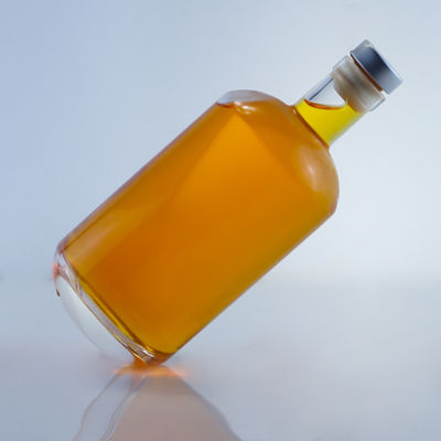 Whisky Gin Rum Vodka Liquor Botella de 750 ml Vidrio redondo clásico con tapon de corcho