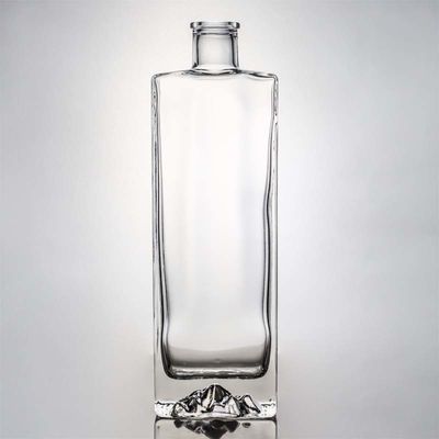 Super Flint Glass Custom Mountain Base 750ml Botella de whisky rum de vidrio de licor para vodka gin