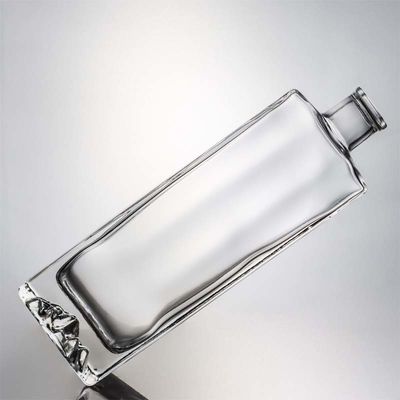 Super Flint Glass Custom Mountain Base 750ml Botella de whisky rum de vidrio de licor para vodka gin