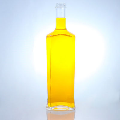Botella de vidrio hecha de material de cuello claro o personalizado para ron vodka whisky tequila gin