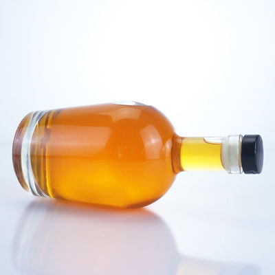 Botella de licor de vidrio de 750 ml para ginebra ron vodka forma personalizada con material de cuello de vidrio
