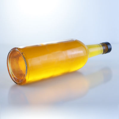 Botella de licor de vidrio de 750 ml para whisky, ginebra, ron, vodka, tapa de tornillo de forma personalizada