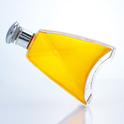 Botella de vidrio personalizada para bebidas industriales de 700 ml de capacidad para vodka y tequila personalizados