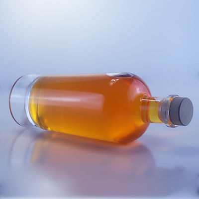Botella de licor de vidrio de 750 ml con tapones de corcho y tapa personalizada