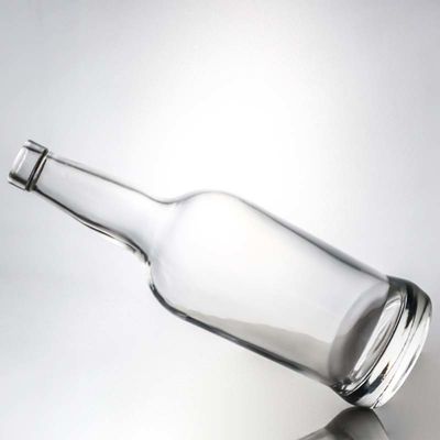 Collar de vidrio con logotipo personalizado Botella redonda de licor de 700 ml para vodka brandy whisky y más