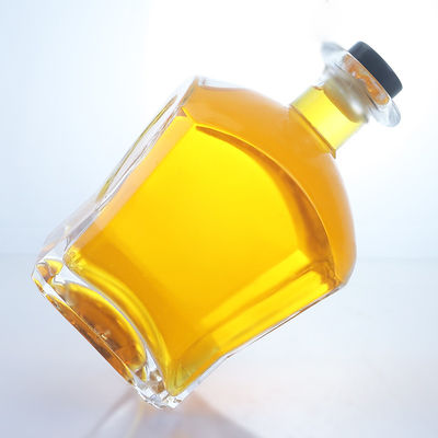 Collar de vidrio Material Forma cuadrada Whiskey Vodka Tequila Brandy Gin Botella de ron con corcho