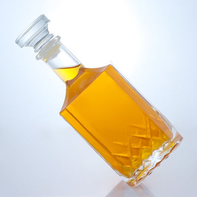 Botella de vidrio polígono personalizada para vodka whisky gin ron espíritu