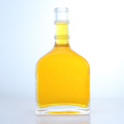 Vodka Whisky Rum Gin Botella de vidrio de licor con superficie decal y alta tasa de recompra