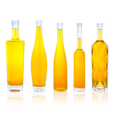 Material de base Vidrio de cuello alto Vodka Whisky Gin Botella de ron 500 ml 700 ml 1000 ml con tapa de tornillo