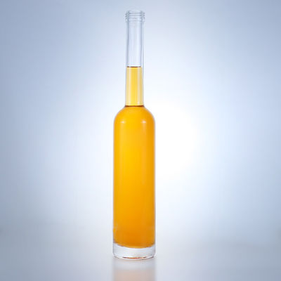 Material de base Vidrio de cuello alto Vodka Whisky Gin Botella de ron 500 ml 700 ml 1000 ml con tapa de tornillo