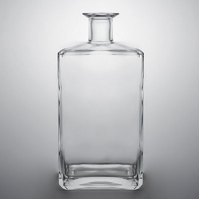 Base de vidrio 500 ml 700 ml 750 ml Botella de licor de sílex con tapa y tapa de corcho personalizada