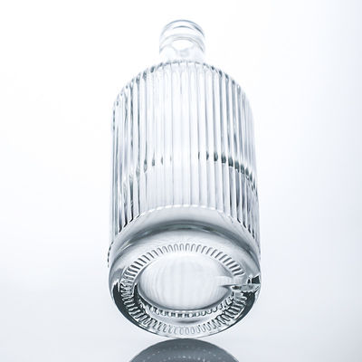 Botella de vidrio redonda de 750 ml con rayas y corcho para ron vodka whisky tequila gin