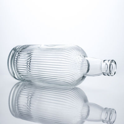 Botella de vidrio redonda de 750 ml con rayas y corcho para ron vodka whisky tequila gin