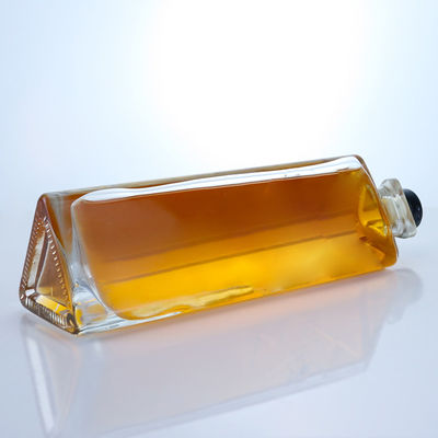 Botella de licor triangular de vidrio Super Flint de 750 ml con tapa personalizada para vodka whisky gin ron