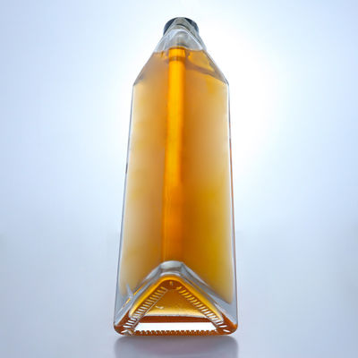 Botella de licor triangular de vidrio Super Flint de 750 ml con tapa personalizada para vodka whisky gin ron