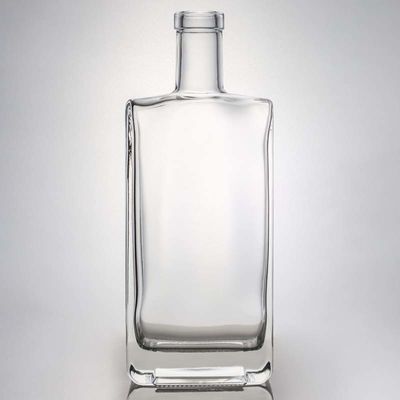 Material del cuello Vidrio 700ml Cuadrado Super Flint Botella de vidrio para Vodka Gin Rum Whisky