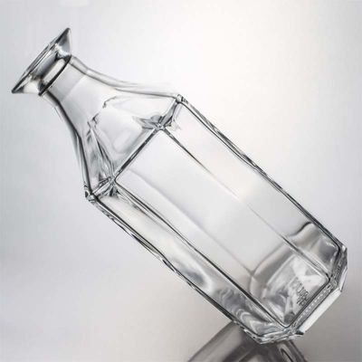 Botella de licor de vidrio poligonal única o personalizada para whisky, ginebra, ron y vodka 1000 ml
