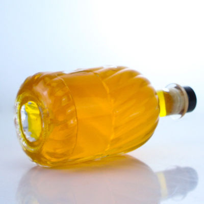 Área de la etiqueta de la decal 500 ml Botella de vidrio de piedra de forma redonda para ron vodka whisky tequila gin