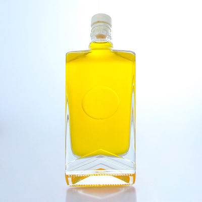 Liquor industrial botella de vidrio cuadrada con tapa de guala y capacidad personalizable