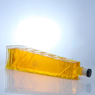 Botella de vidrio de whisky con tapa de tornillo