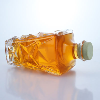 Diseño único Botella de vidrio de 800 ml para cerveza Gin Ron Champaña Brandy Whisky Clear Flint