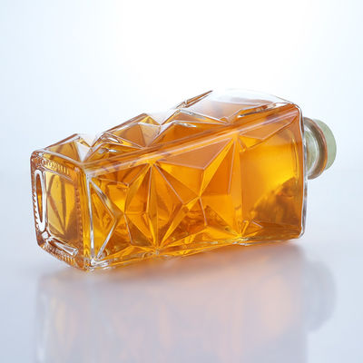 Diseño único Botella de vidrio de 800 ml para cerveza Gin Ron Champaña Brandy Whisky Clear Flint