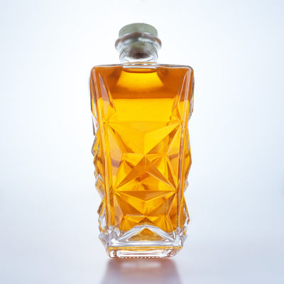 Diseño único Botella de vidrio de 800 ml para cerveza Gin Ron Champaña Brandy Whisky Clear Flint