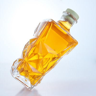 Diseño único Botella de vidrio de 800 ml para cerveza Gin Ron Champaña Brandy Whisky Clear Flint