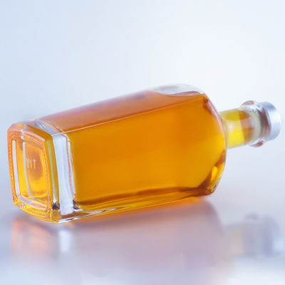 Color de la botella Claros 750 ml Botella de vidrio con forma única para Gin Rum Champagne Brandy Whisky