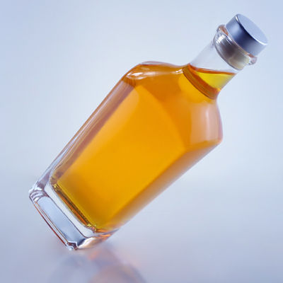 Color de la botella Claros 750 ml Botella de vidrio con forma única para Gin Rum Champagne Brandy Whisky