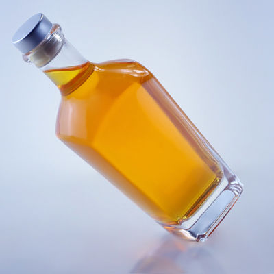 Color de la botella Claros 750 ml Botella de vidrio con forma única para Gin Rum Champagne Brandy Whisky