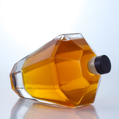 Material del cuello Vidrio 700 ml Botella de forma única para Gin Rum Champagne Brandy Whisky