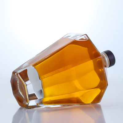 Material del cuello Vidrio 700 ml Botella de forma única para Gin Rum Champagne Brandy Whisky