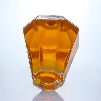 Material del cuello Vidrio 700 ml Botella de forma única para Gin Rum Champagne Brandy Whisky