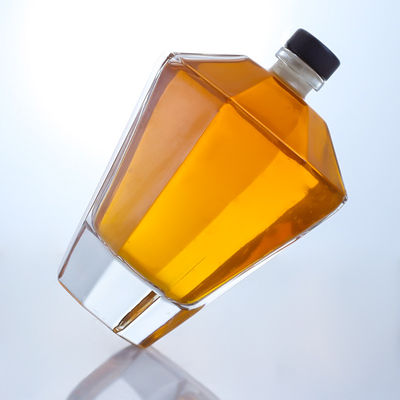 Material del cuello Vidrio 700 ml Botella de forma única para Gin Rum Champagne Brandy Whisky
