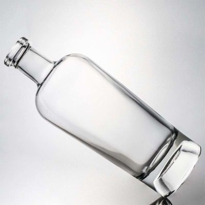 Logotipo personalizado 700ml 1000ml Limpio Flint Gin Rum Champagne Liquor Botella de vidrio con corcho