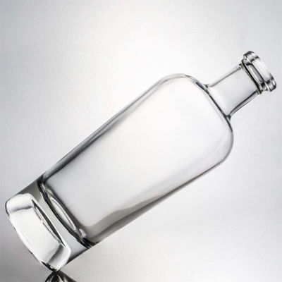 Logotipo personalizado 700ml 1000ml Limpio Flint Gin Rum Champagne Liquor Botella de vidrio con corcho