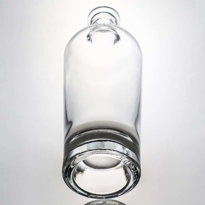 Logotipo personalizado 700ml 1000ml Limpio Flint Gin Rum Champagne Liquor Botella de vidrio con corcho