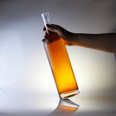 Botella de licor de vidrio redonda de 75 cl Botella para tapa de corcho Tipo 1000ml 1750ml Material del cuello
