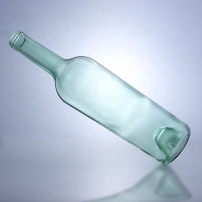 Botella de vidrio de 750 ml para brandy vodka whisky tequila con excelente rendimiento