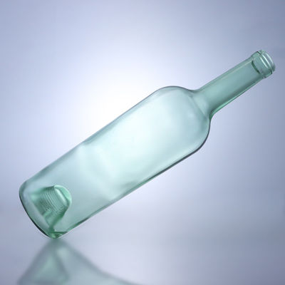 Botella de vidrio de 750 ml para brandy vodka whisky tequila con excelente rendimiento
