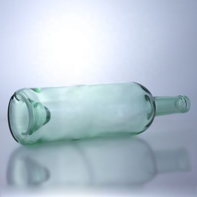 Botella de vidrio de 750 ml para brandy vodka whisky tequila con excelente rendimiento