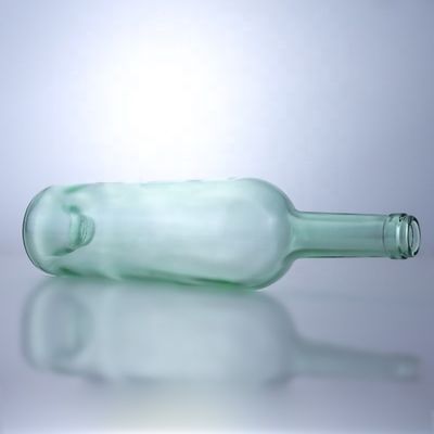 Botella de vidrio de 750 ml para brandy vodka whisky tequila con excelente rendimiento