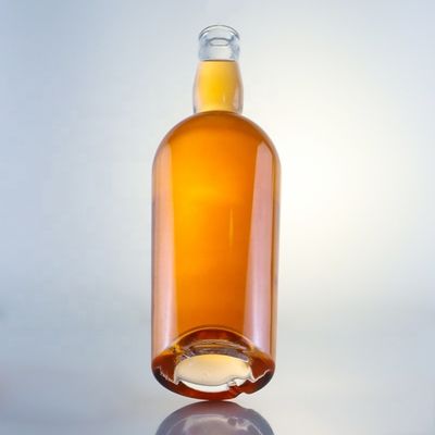 Diseño único 700ml 750ml Brandy Vodka Tequila Botella de vidrio con logotipo personalizado de corcho