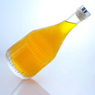 Flint Glass 500ml 750ml 1000ml Botella de whisky de vodka con forma especial con logotipo personalizado