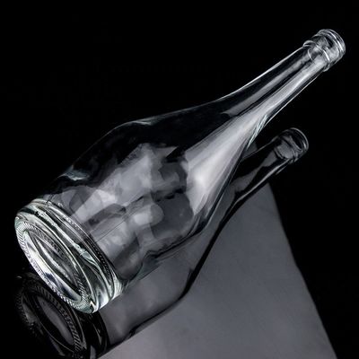 Estampado en caliente botella de vidrio personalizada de 700 ml 750 ml para whisky Gin Vodka Ron Liquor
