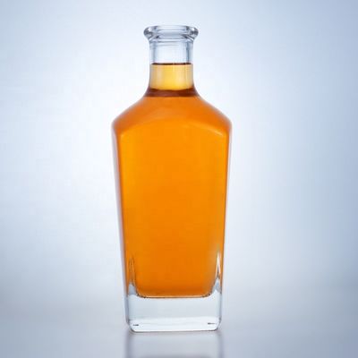 Estampado en caliente Manejo de la superficie Color claro o personalizado Botella de vidrio de 750 ml de ron vodka licor