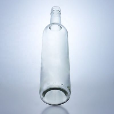 Botella de vidrio transparente de 500 ml 700 ml 750 ml 1000 ml para el tratamiento de las superficies del whisky con estampado en caliente