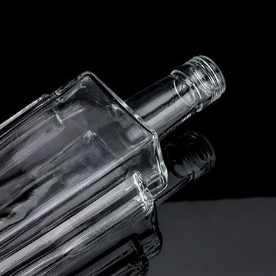 Botella de vidrio de sílex de 500 ml de 700 ml de 750 ml para champán, ginebra y ron transparente y grabado
